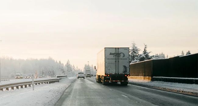 La crisis del COVID-19 ha dado relevancia al transporte de mercancías por carretera.