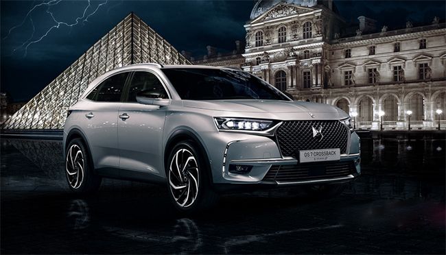 El DS 7 CROSSBACK E-TENSE 4×4 es un SUV híbrido enchufable de altas prestaciones.