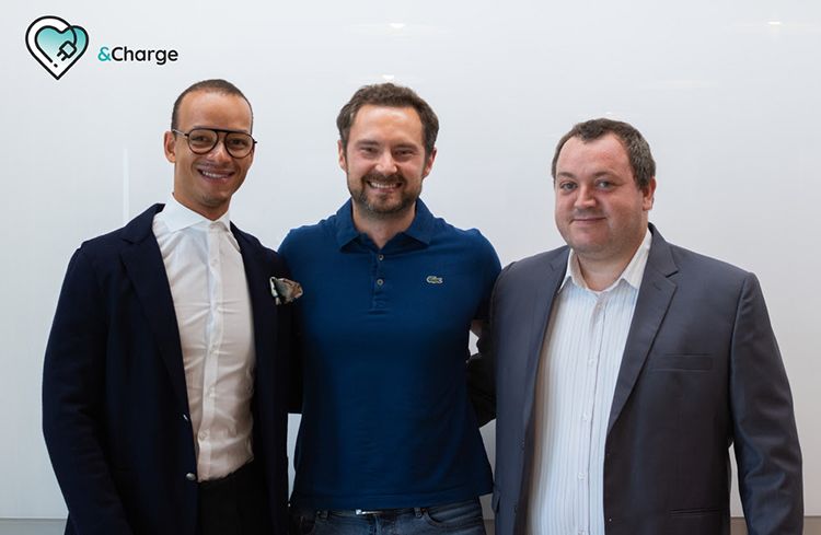 Equipo de "&Charge".