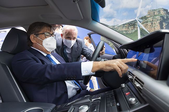 El vicepresidente del Gobierno de Aragón y el director general de Hyundai España han probado la tecnología del NEXO.