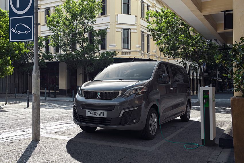 PEUGEOT e-Traveller, ya en España por un precio que parte de los 40.230 euros.