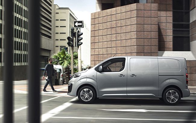 Peugeot e-Expert.