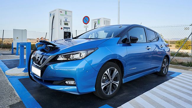 Puntos de carga de Nissan e EasyCharger de Sarracín (Burgos).