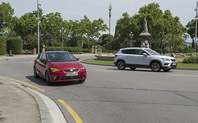 Es necesario activar el intermitente al salir de una rotonda o al cambiar de carril en ella.