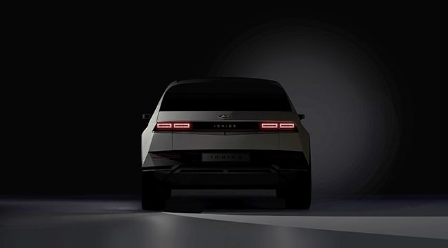 Teaser de la parte trasera del nuevo modelo.