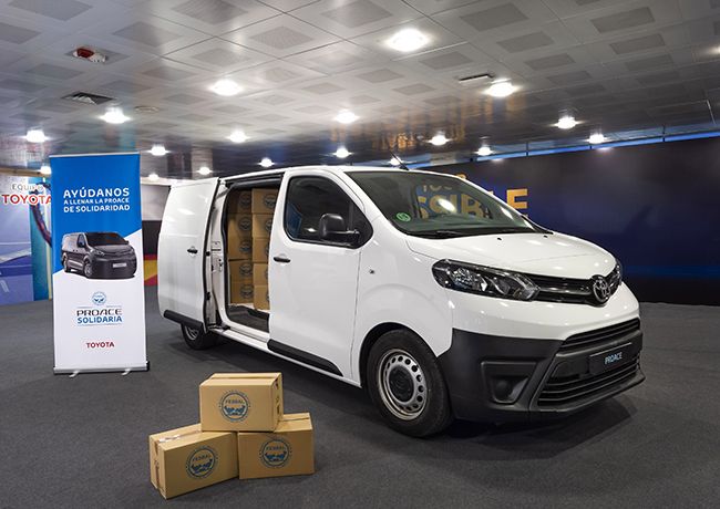 Toyota Proace City eléctrica, utilizada en acciones solidarias durante la pandemia.