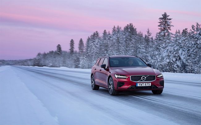 Volvo V60.