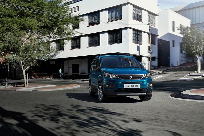 Versiones eléctricas para los Peugeot e-Rifter y e-Traveller.