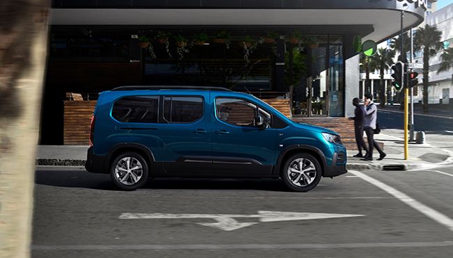 El polivalente Peugeot e-Rifter.
