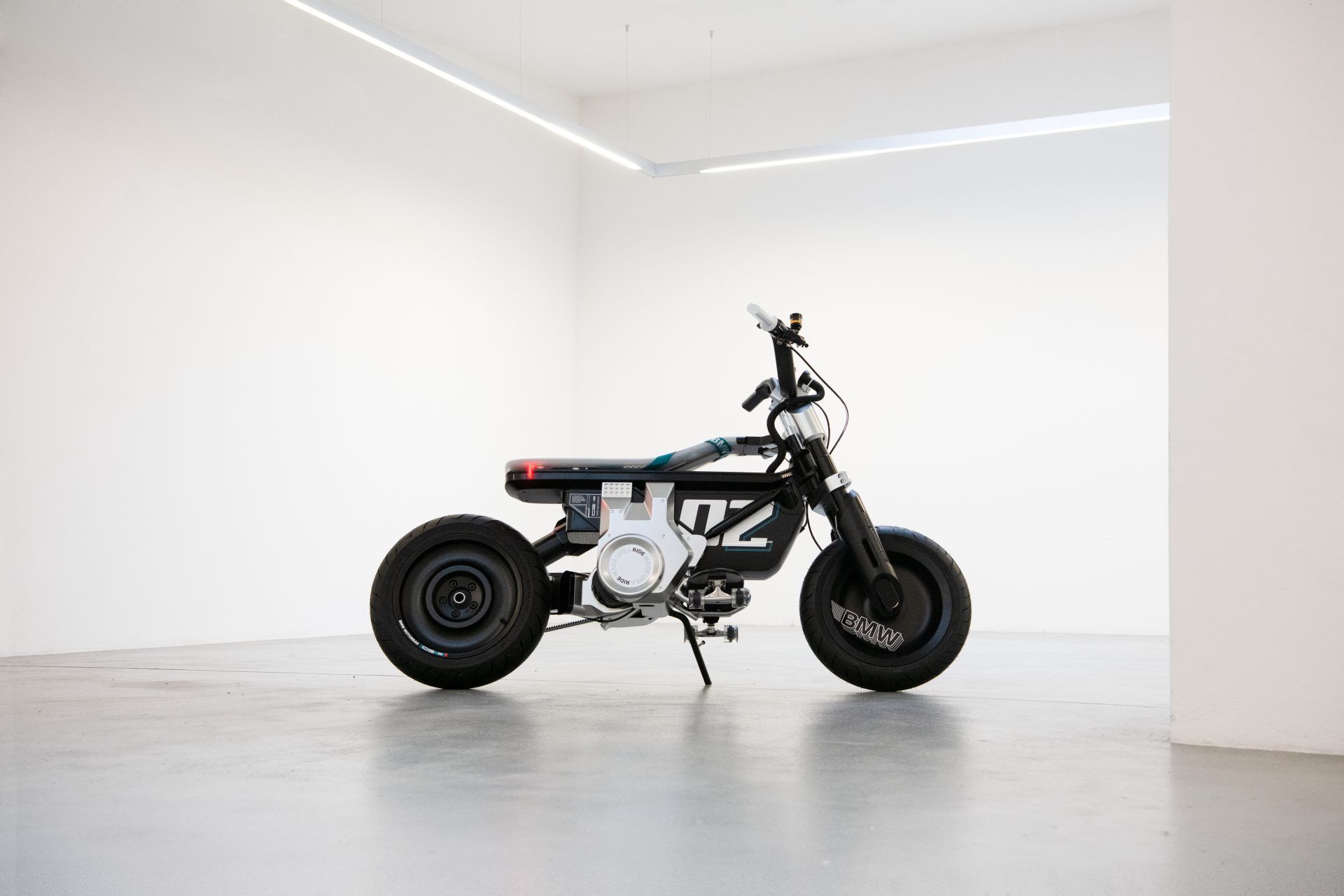 BMW Motorrad Concept CE 02
