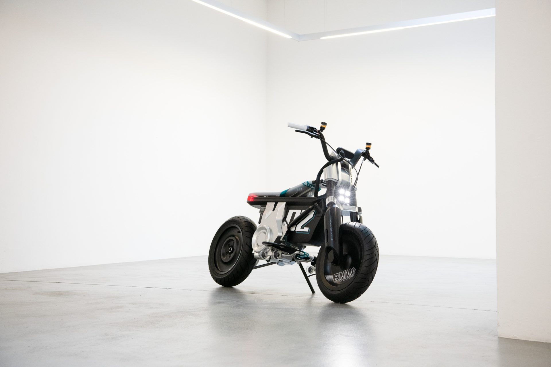 BMW Motorrad Concept CE 02 ciclomotor electrico