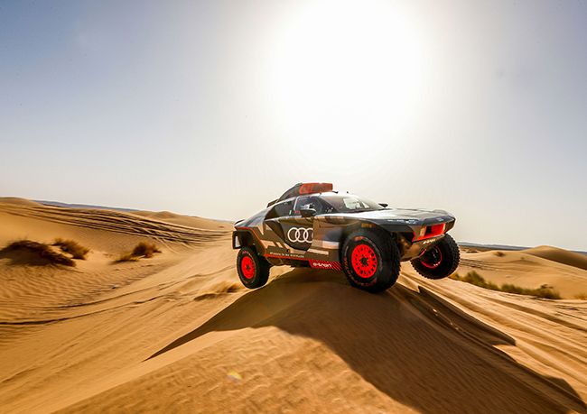 Audi RS Q e-tron en las dunas marroquíes.