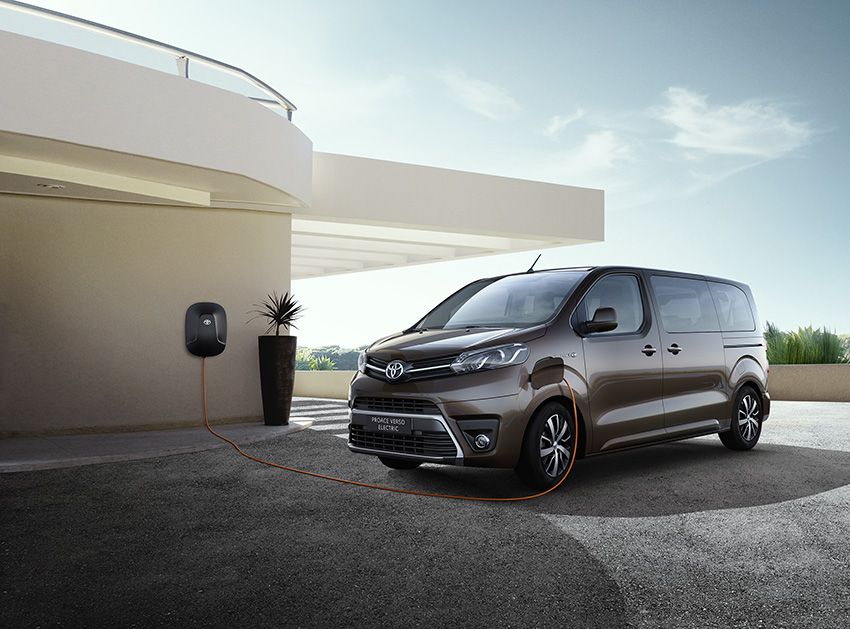 TOYOTA PROACE
