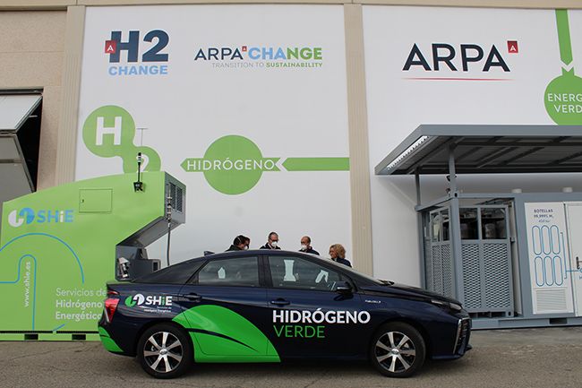 Entrega de los Toyota Mirai a SHiE en Zaragoza