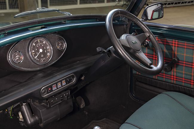 Interior del Mini classic eléctrico