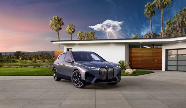 BMW iX en el anuncio de la Super Bowl.