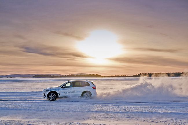 BMW iX5 Hydrogen en Arjeplog (Suecia).