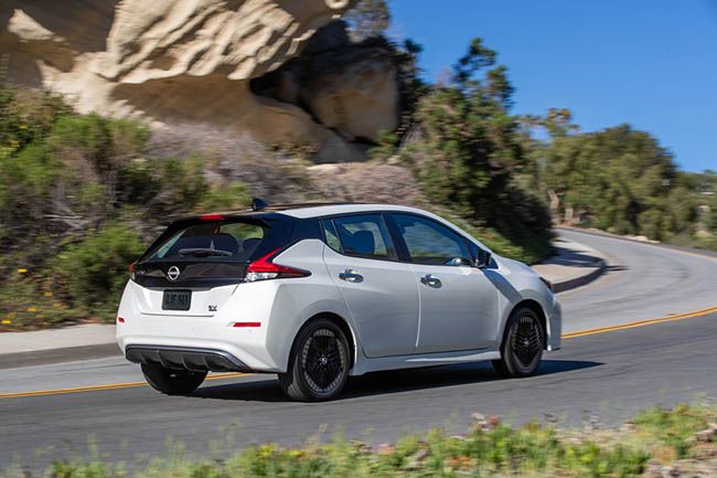 Nissan LEAF 2023