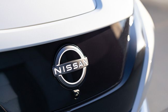 Logo Nissan