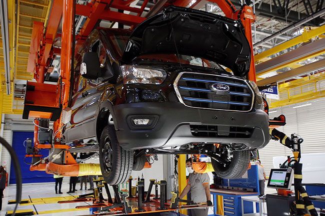 Producción de la Ford-E Transit.