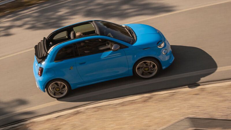 Descapotables eléctricos. Abarth 500e cabrio