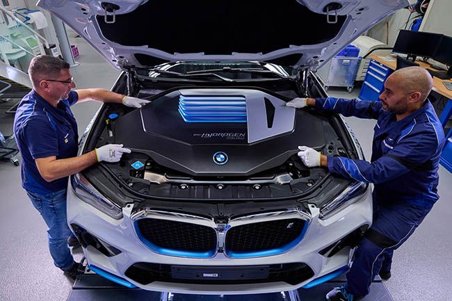 Producción del BMW iX5 Hydrogen.
