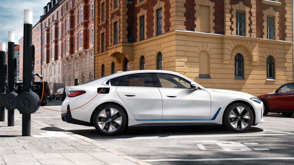 BMW i4