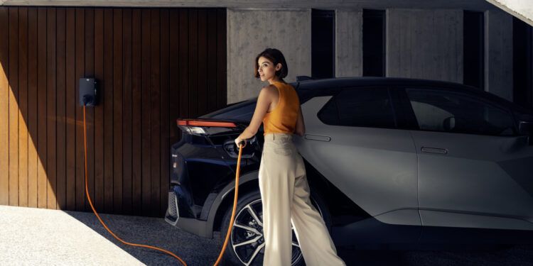 Toyota C-HR PHEV