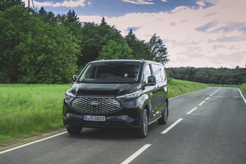 ford e-tourneo custom