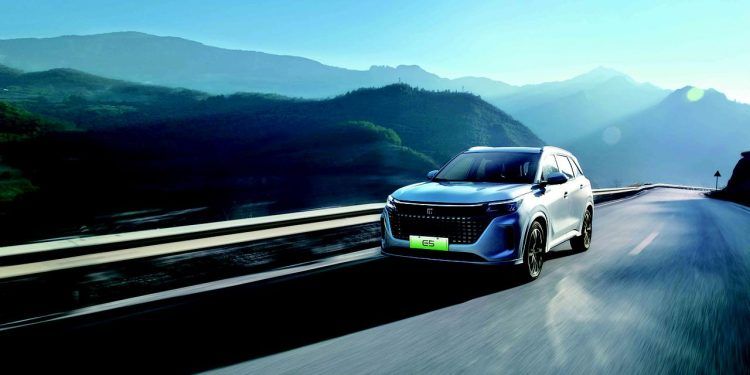 DFSK E5 SUV híbrido enchufable