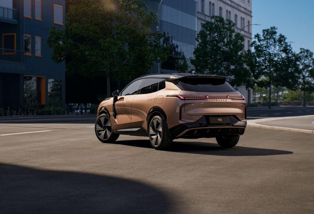 lynk & co 08