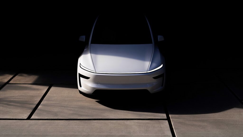 Tesla Model Y 2025