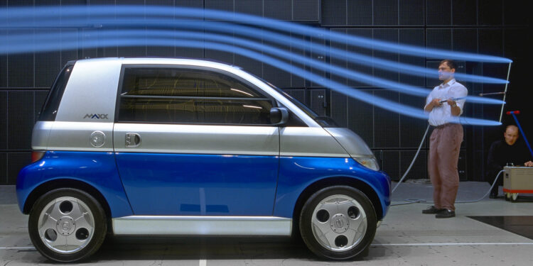 Der Opel MAXX im Windkanal der FKFS (Stuttgart), 1995